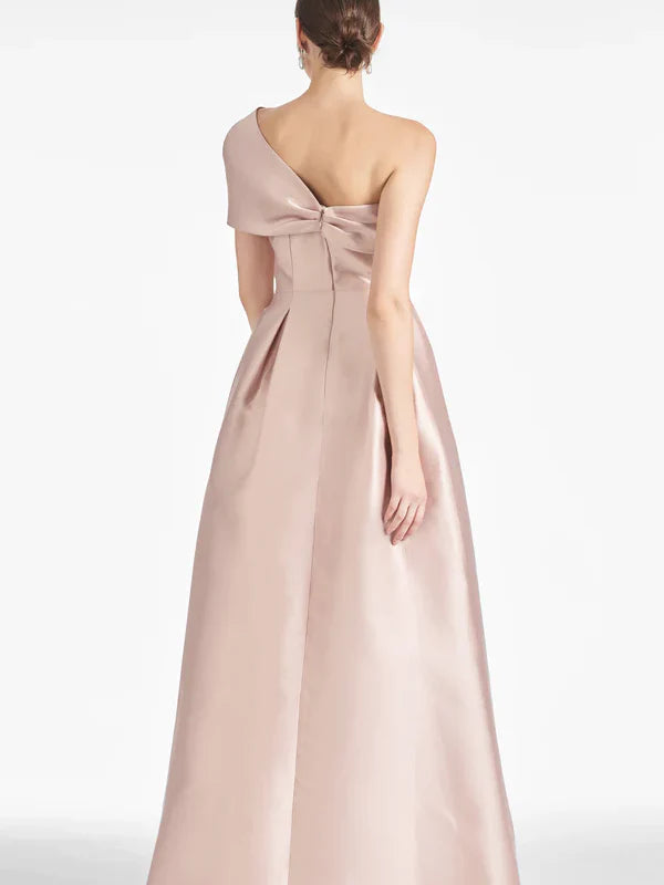 Abiti da sposa a trapezio/principessa, con una spalla fino al pavimento